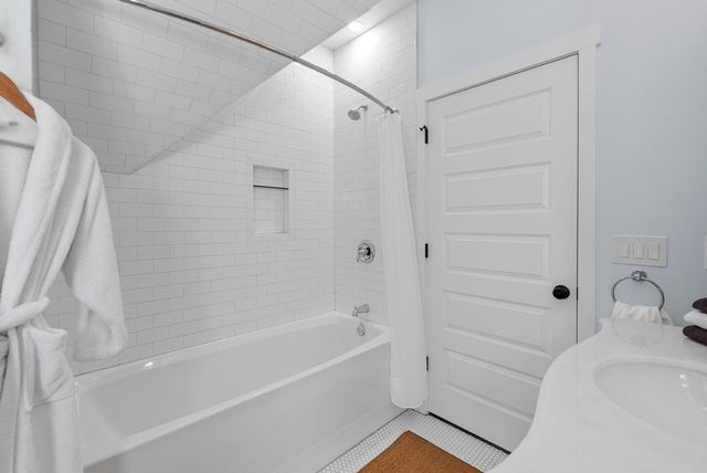 1926 E Bennett AVENUE, Milwaukee, WI 53207