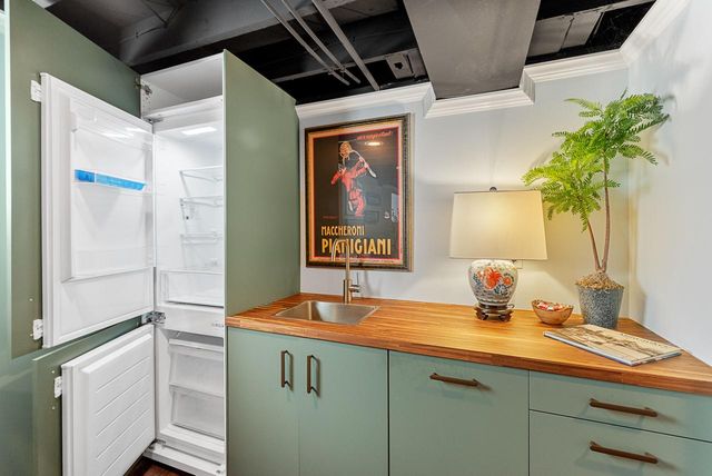 1926 E Bennett AVENUE, Milwaukee, WI 53207