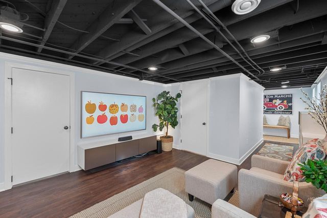 1926 E Bennett AVENUE, Milwaukee, WI 53207