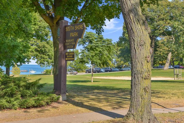 1926 E Bennett AVENUE, Milwaukee, WI 53207