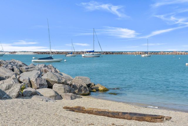 1926 E Bennett AVENUE, Milwaukee, WI 53207