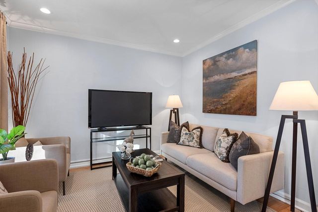 1926 E Bennett AVENUE, Milwaukee, WI 53207