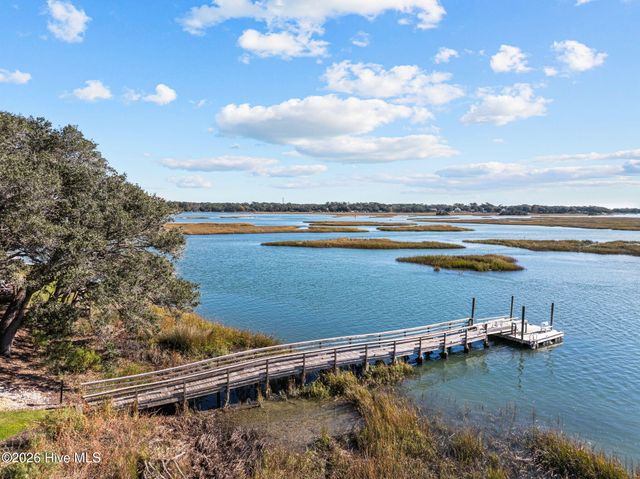 498 Genoes Point Road SW, Supply, NC 28462