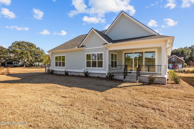498 Genoes Point Road SW, Supply, NC 28462