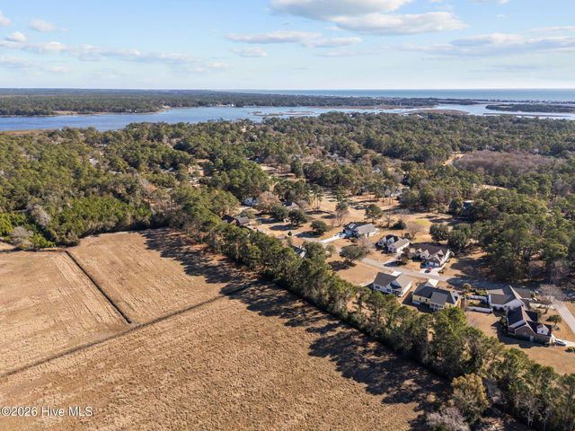 498 Genoes Point Road SW, Supply, NC 28462