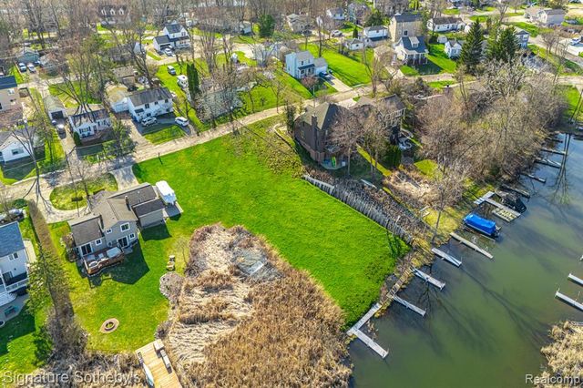 1105 Oregon Boulevard, Waterford, MI 48327