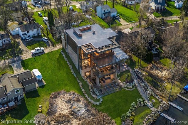 1105 Oregon Boulevard, Waterford, MI 48327