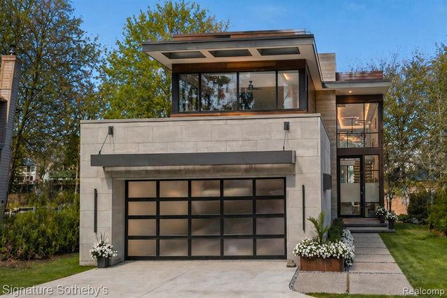 1105 Oregon Boulevard, Waterford, MI 48327
