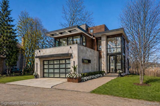 1105 Oregon Boulevard, Waterford, MI 48327