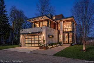 1105 Oregon Boulevard, Waterford, MI 48327