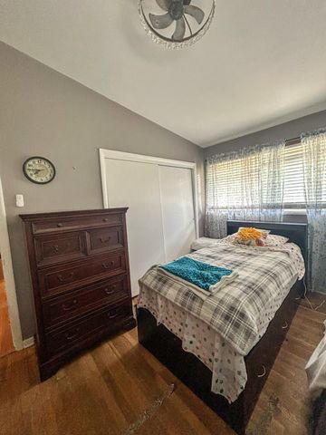 254 E Greenwood Avenue, Crown Point, IN 46307