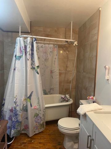 254 E Greenwood Avenue, Crown Point, IN 46307