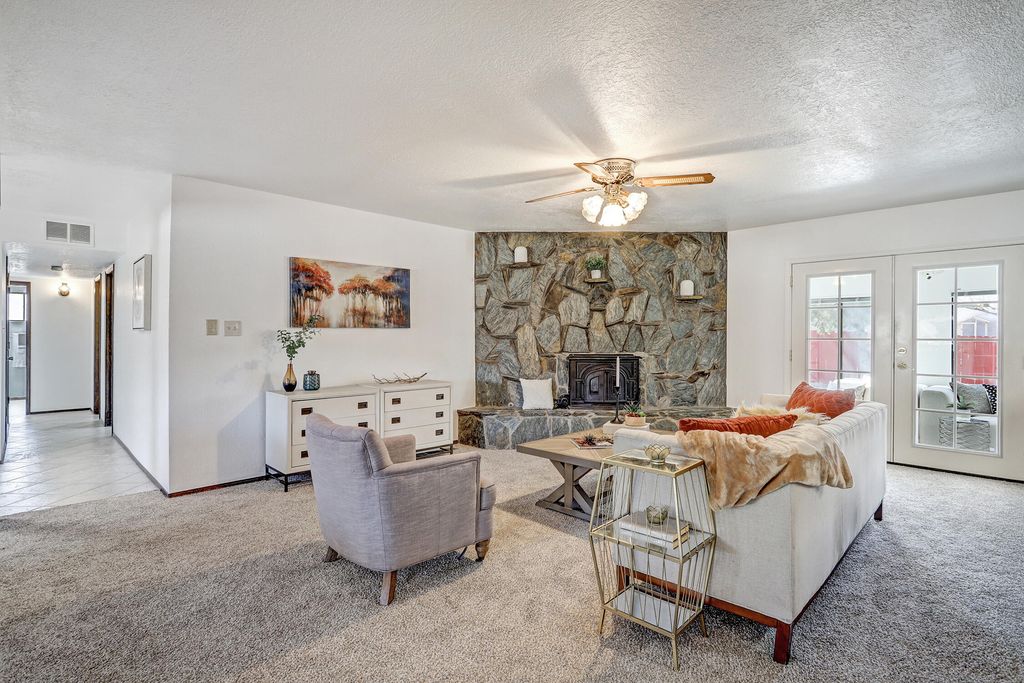 Image 15 of property listing at 1000 Cuatro Cerros Trail SE, Albuquerque, NM 87123