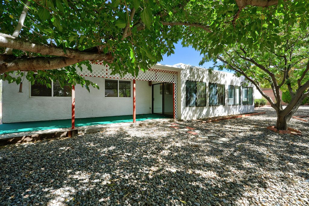 Image 36 of property listing at 1000 Cuatro Cerros Trail SE, Albuquerque, NM 87123