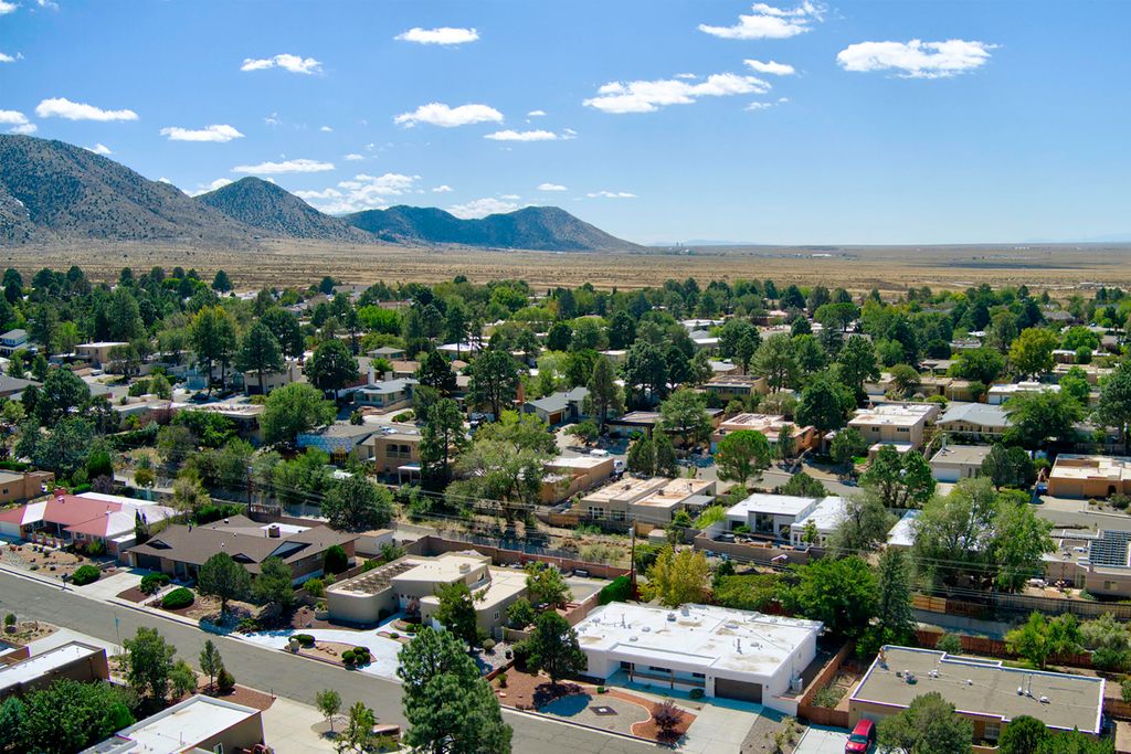 Image 40 of property listing at 1000 Cuatro Cerros Trail SE, Albuquerque, NM 87123