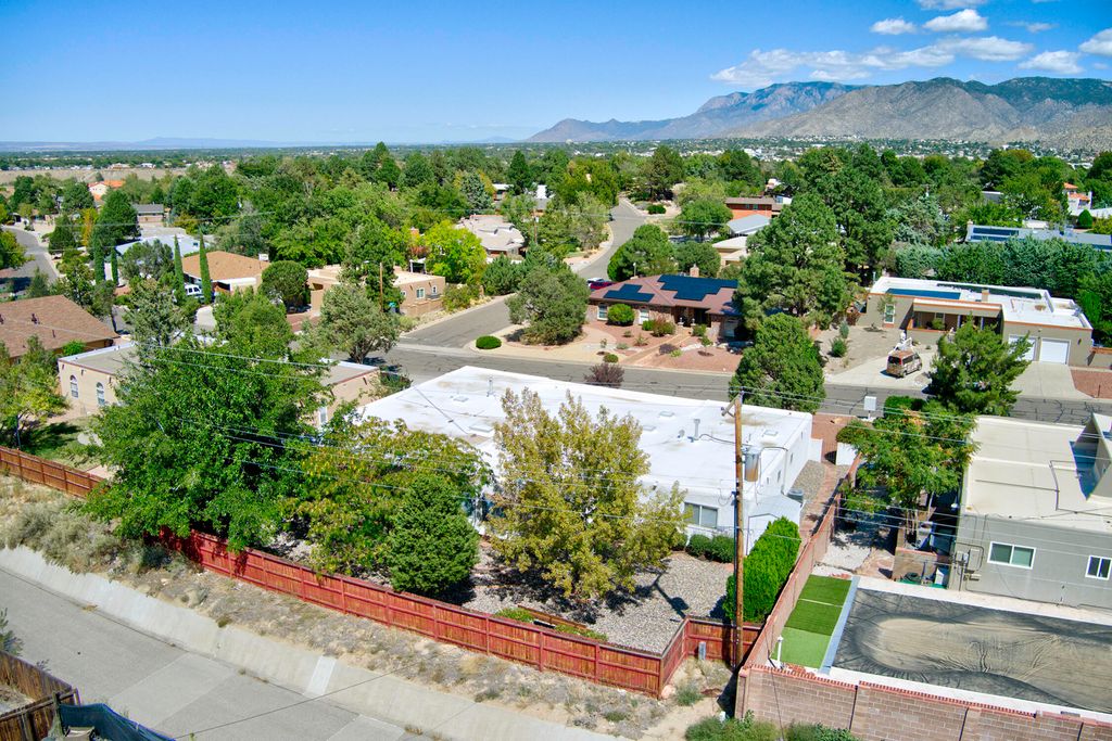 Image 46 of property listing at 1000 Cuatro Cerros Trail SE, Albuquerque, NM 87123