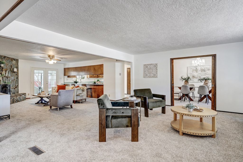 Image 6 of property listing at 1000 Cuatro Cerros Trail SE, Albuquerque, NM 87123