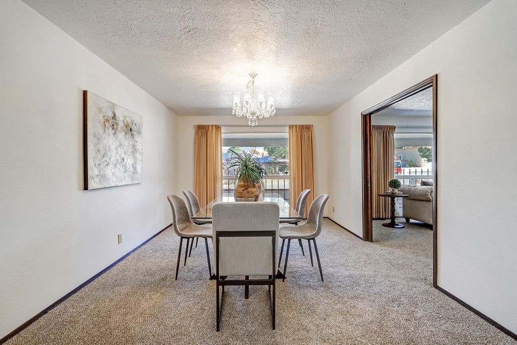 Image 9 of property listing at 1000 Cuatro Cerros Trail SE, Albuquerque, NM 87123