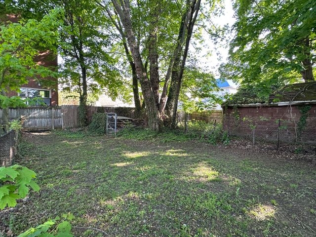 951 W 6TH Street, Erie, PA 16507