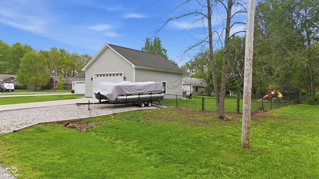 275 Patriots Landing, Coatesville, IN 46121