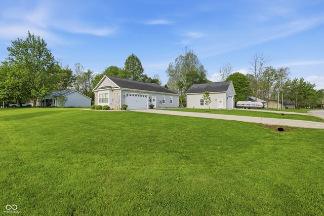 275 Patriots Landing, Coatesville, IN 46121