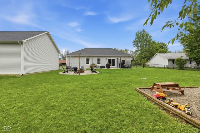 275 Patriots Landing, Coatesville, IN 46121