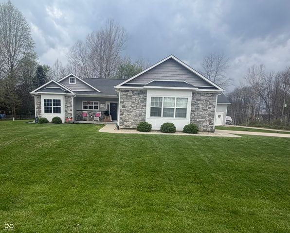 275 Patriots Landing, Coatesville, IN 46121