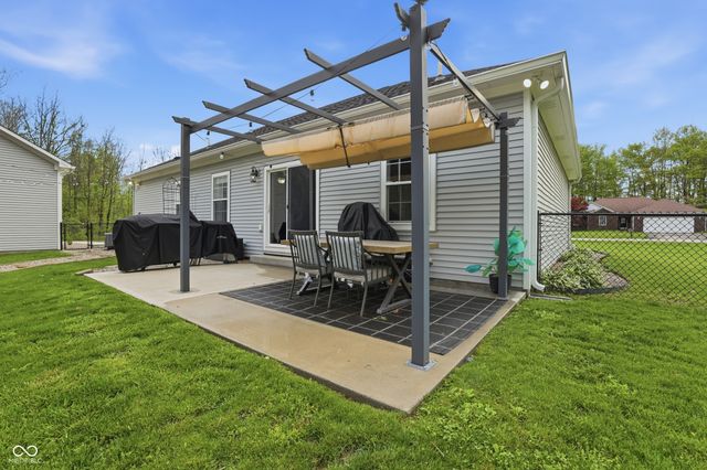 275 Patriots Landing, Coatesville, IN 46121