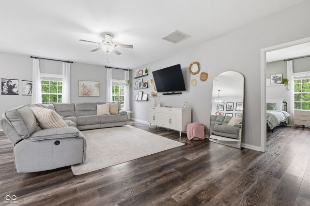 275 Patriots Landing, Coatesville, IN 46121