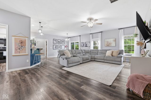 275 Patriots Landing, Coatesville, IN 46121