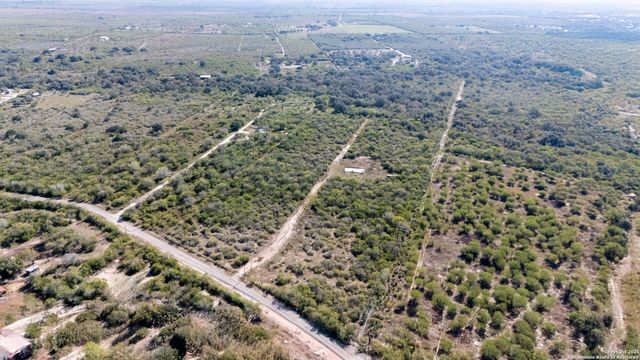 4796 Leslie Lane, Beeville, TX 78102