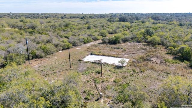 4796 Leslie Lane, Beeville, TX 78102