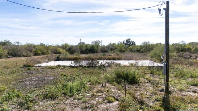 4796 Leslie Lane, Beeville, TX 78102