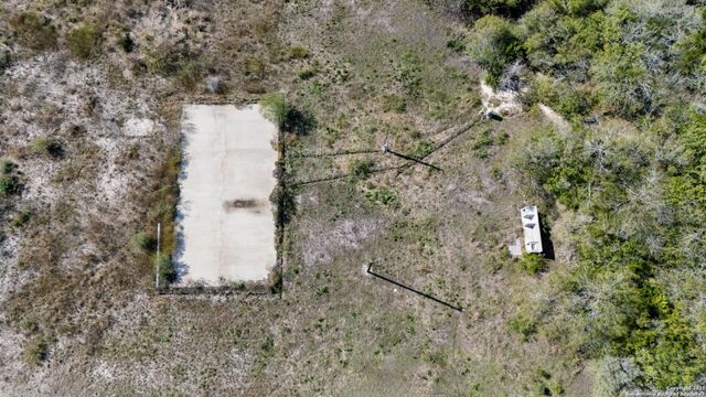 4796 Leslie Lane, Beeville, TX 78102