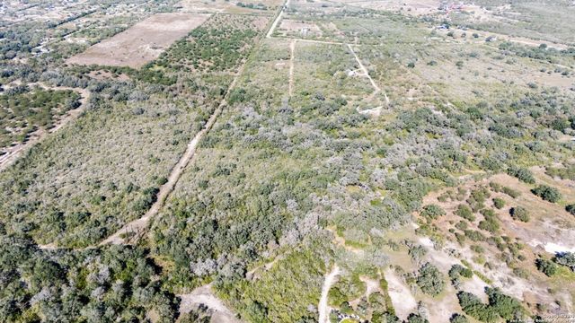 4796 Leslie Lane, Beeville, TX 78102