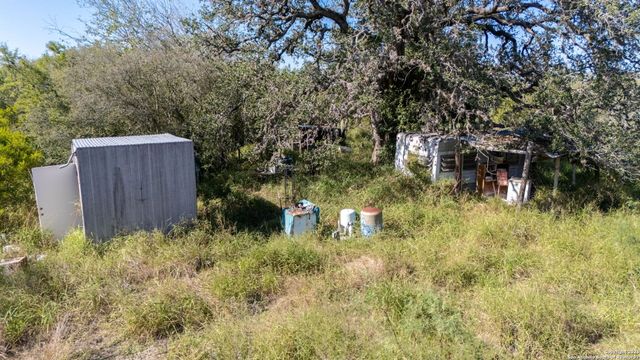 4796 Leslie Lane, Beeville, TX 78102