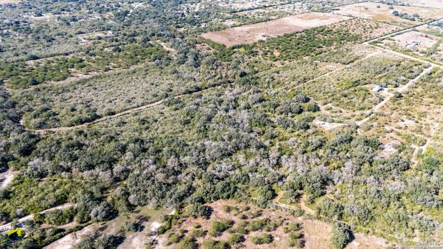 4796 Leslie Lane, Beeville, TX 78102