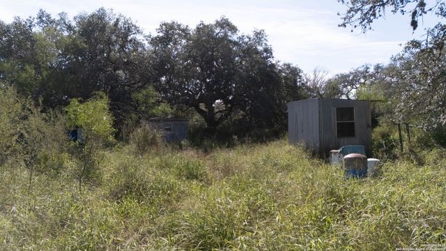 4796 Leslie Lane, Beeville, TX 78102