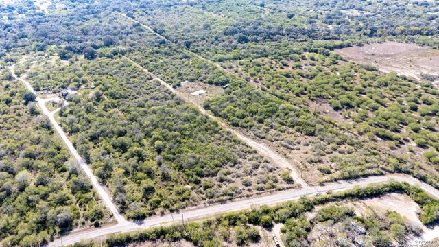 4796 Leslie Lane, Beeville, TX 78102