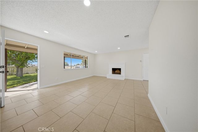 40912 E 168th E, Lancaster, CA 93535