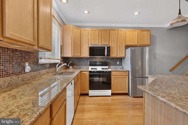 5121 BALLYCASTLE CIR, Alexandria, VA 22315