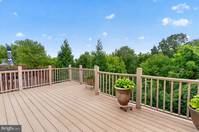 5121 BALLYCASTLE CIR, Alexandria, VA 22315