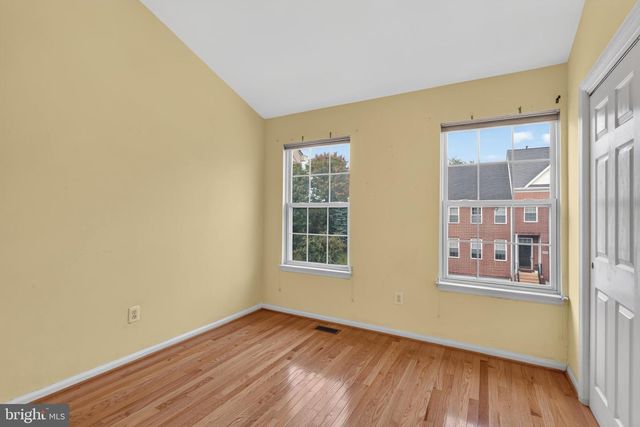 5121 BALLYCASTLE CIR, Alexandria, VA 22315