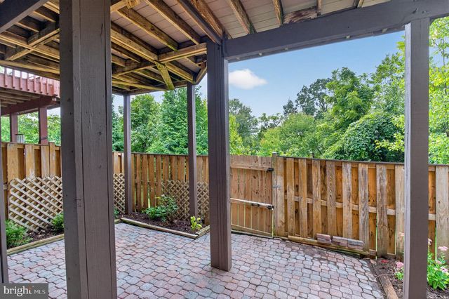 5121 BALLYCASTLE CIR, Alexandria, VA 22315