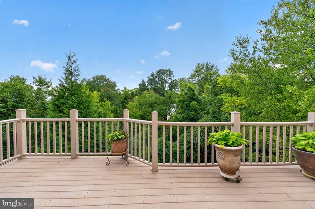 5121 BALLYCASTLE CIR, Alexandria, VA 22315