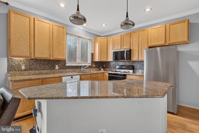 5121 BALLYCASTLE CIR, Alexandria, VA 22315