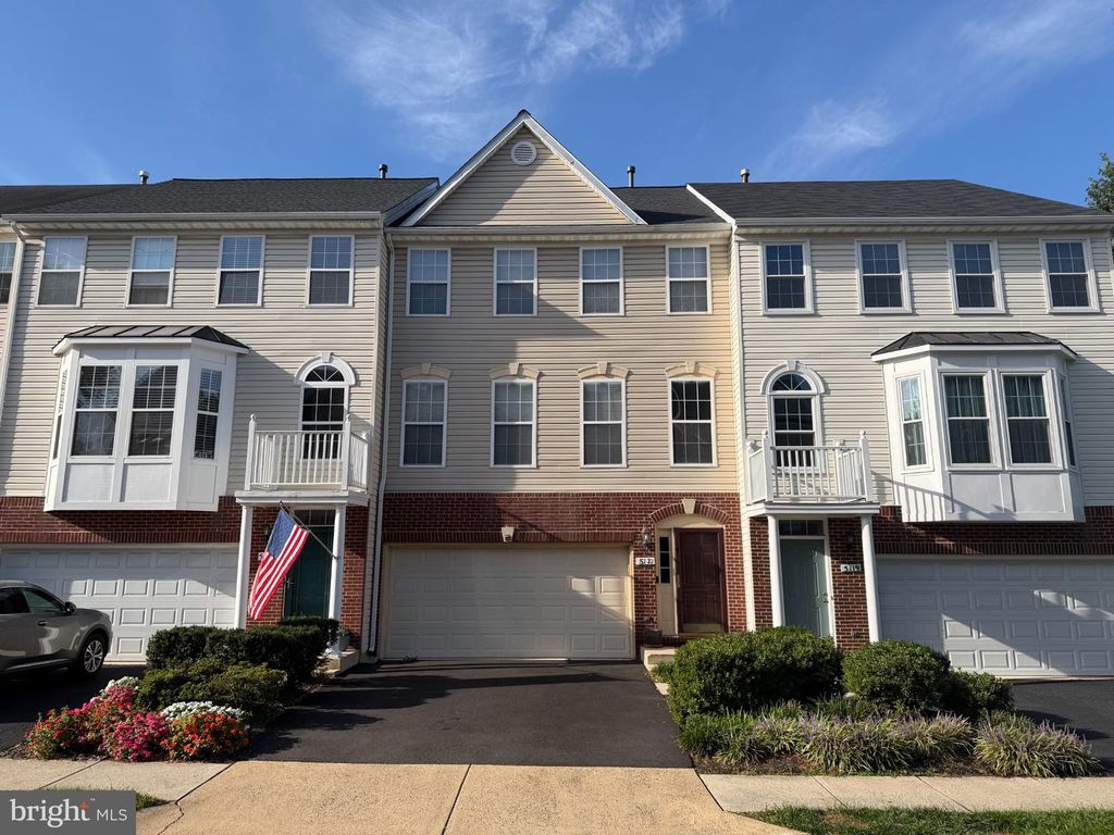 5121 BALLYCASTLE CIR, Alexandria, VA 22315