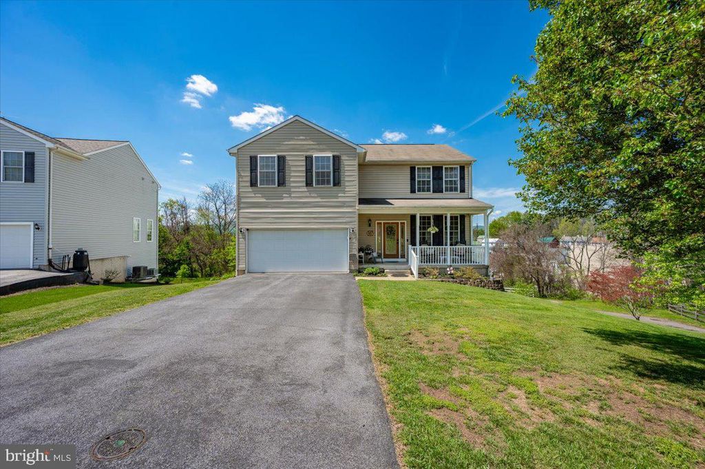 Image 2 of property listing at 307 WASHINGTON ST, Middletown, MD 21769