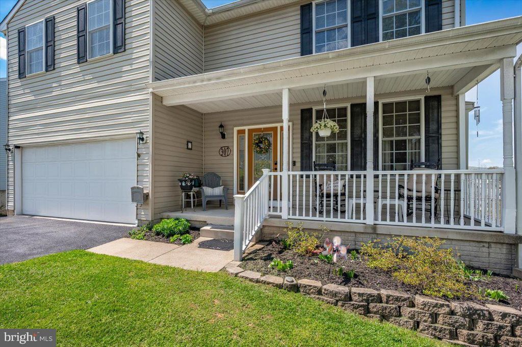 Image 3 of property listing at 307 WASHINGTON ST, Middletown, MD 21769