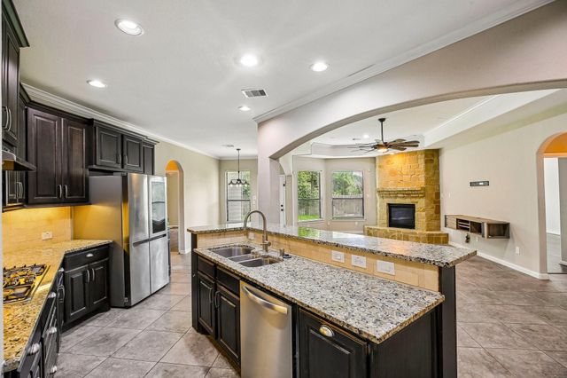 20922 Warwickshire Drive, Tomball, TX 77375